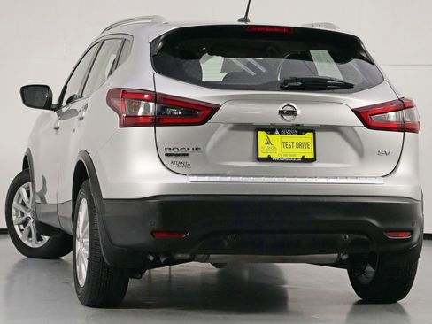 Used 2022 Nissan Rogue Sport SV image 5