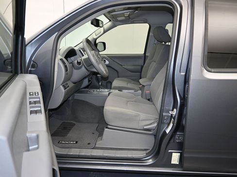 Used 2021 Nissan Frontier SV image 20