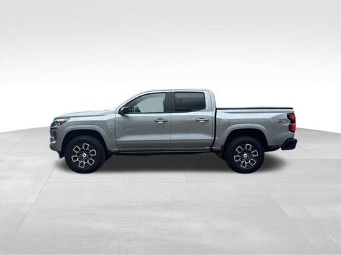 Used 2024 Chevrolet Colorado Z71 w/ Z71 Convenience Package 2 AWD/4WD image 8
