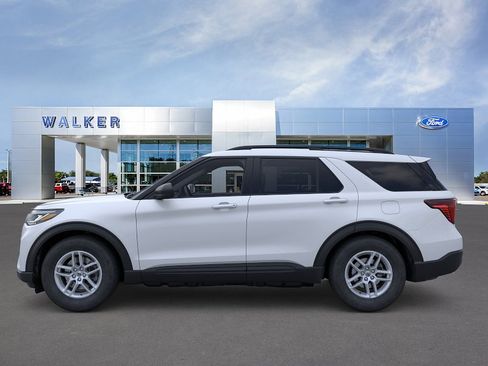 New 2026 Ford Explorer Active RWD image 3