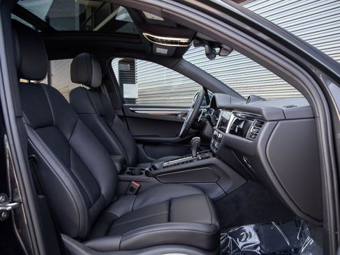 New 2026 Porsche Macan AWD/4WD image 25
