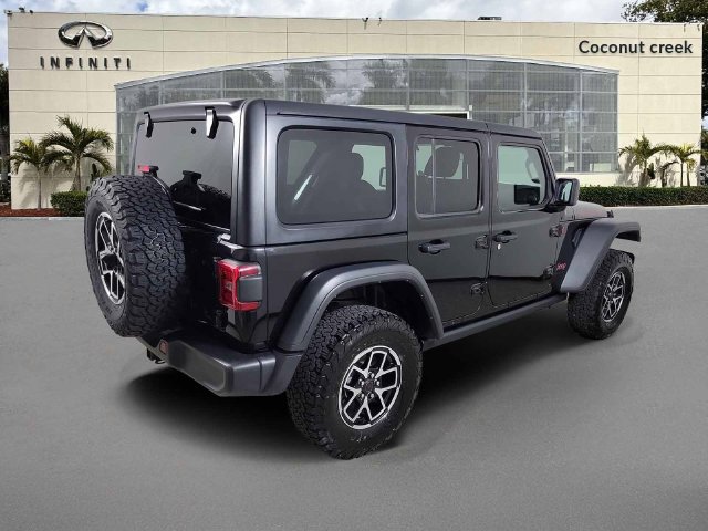 Used 2026 Jeep Wrangler Unlimited Rubicon AWD/4WD image 4