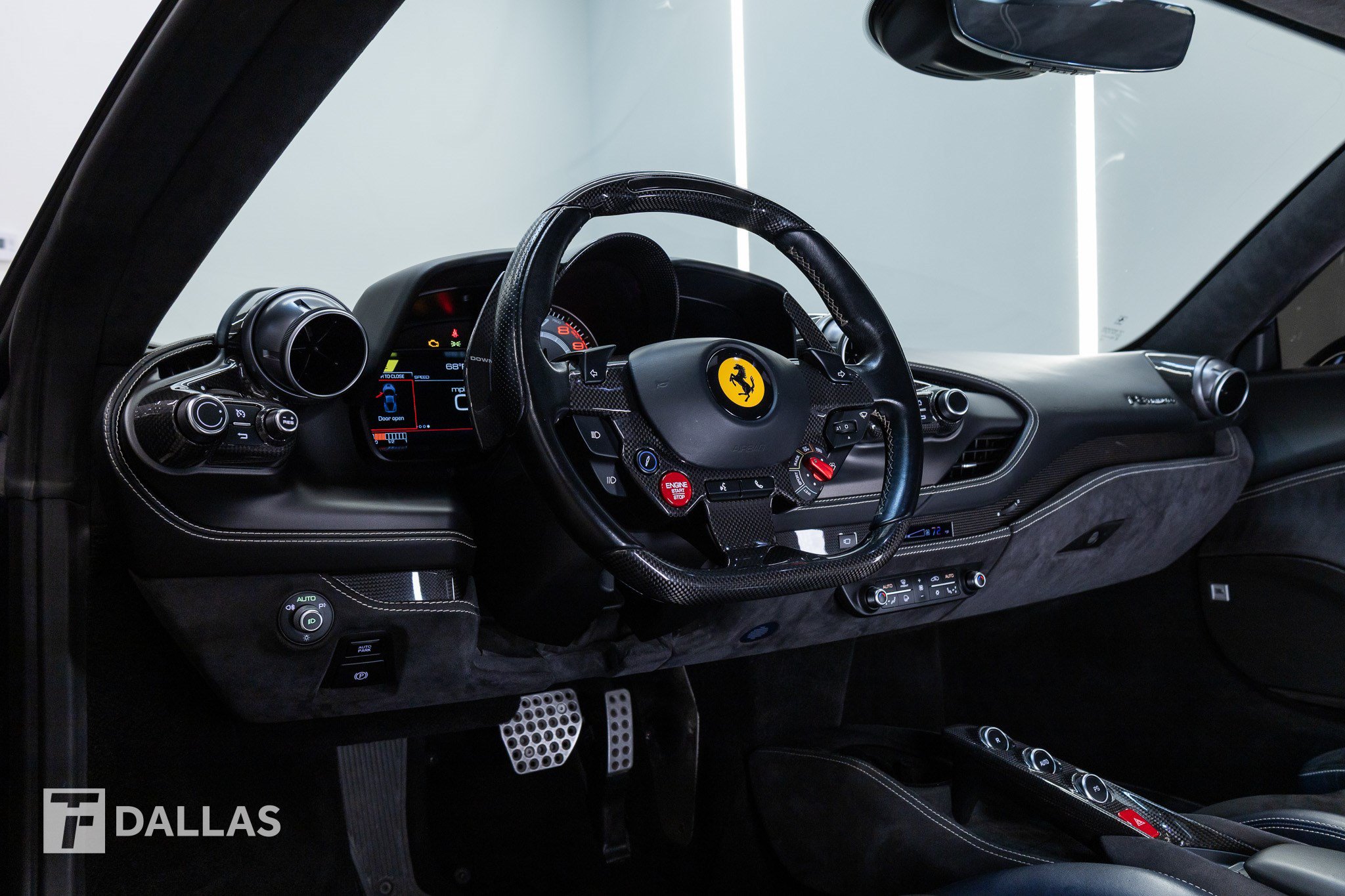 Used 2020 Ferrari F8 Tributo RWD image 33