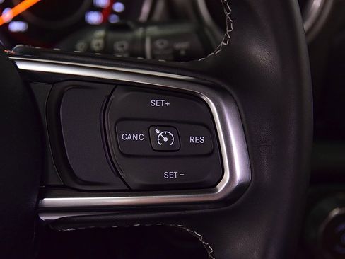 Used 2019 Jeep Wrangler Unlimited Sahara w/ Uconnect 4C Nav & Sound Group image 19