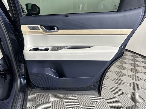 Used 2024 Hyundai Palisade Limited image 16