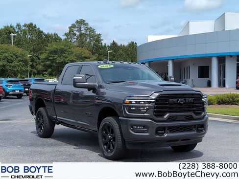 Used 2025 RAM 2500 Laramie AWD/4WD image 1