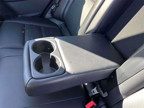 Used 2021 Nissan Rogue SV w/ Premium Package image 11