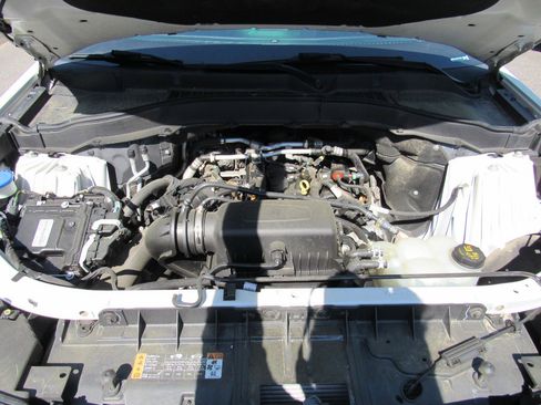 Used 2021 Ford Explorer XLT w/ Equipment Group 202A AWD/4WD image 10