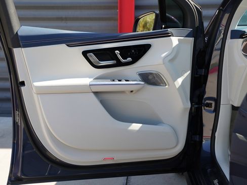 Used 2023 Mercedes-Benz EQE 500 4MATIC SUV image 11