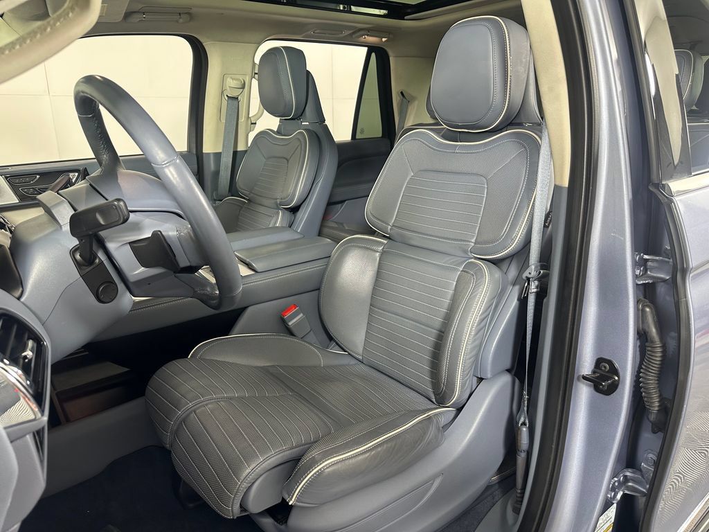 Used 2023 Lincoln Navigator Black Label AWD/4WD image 16