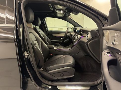Used 2021 Mercedes-Benz GLC 300 4MATIC Coupe image 17