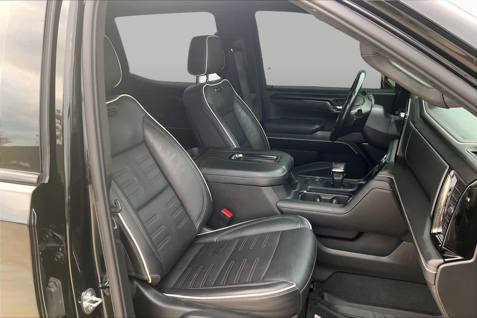 Used 2022 GMC Sierra 1500 AT4X AWD/4WD image 8