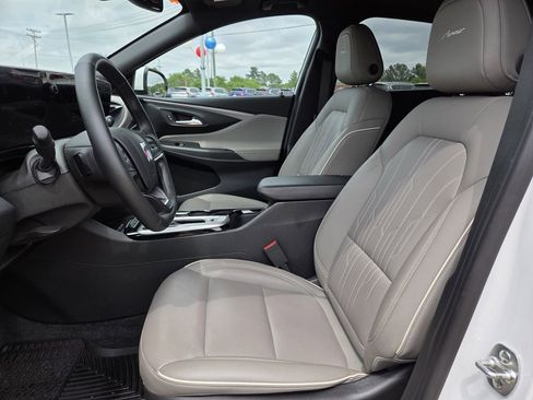 Used 2025 Buick Envista Avenir FWD image 14