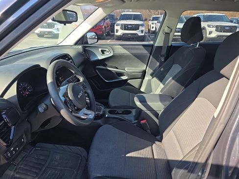Used 2022 Kia Soul S image 12