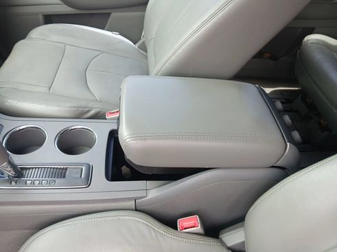 Used 2016 Chevrolet Traverse LS FWD image 8