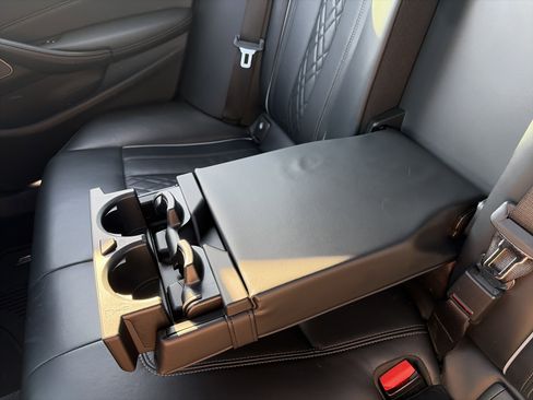 Used 2023 BMW M550i xDrive w/ Executive Package image 28