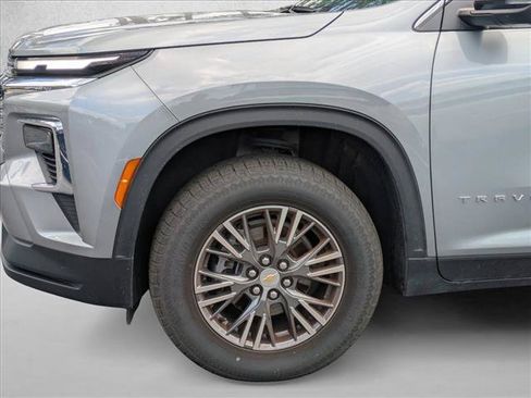 Used 2024 Chevrolet Traverse LT FWD image 14