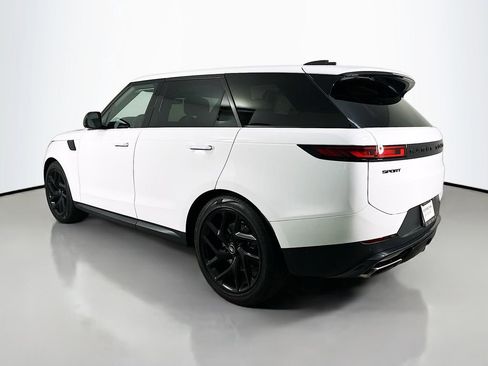 Used 2023 Land Rover Range Rover Sport SE image 3