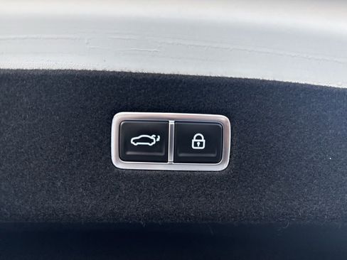 Used 2025 Genesis G90 3.5T image 29