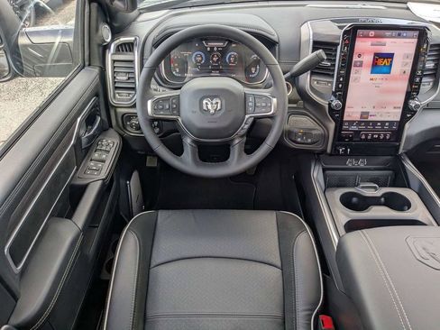 New 2026 RAM 2500 Laramie AWD/4WD image 13