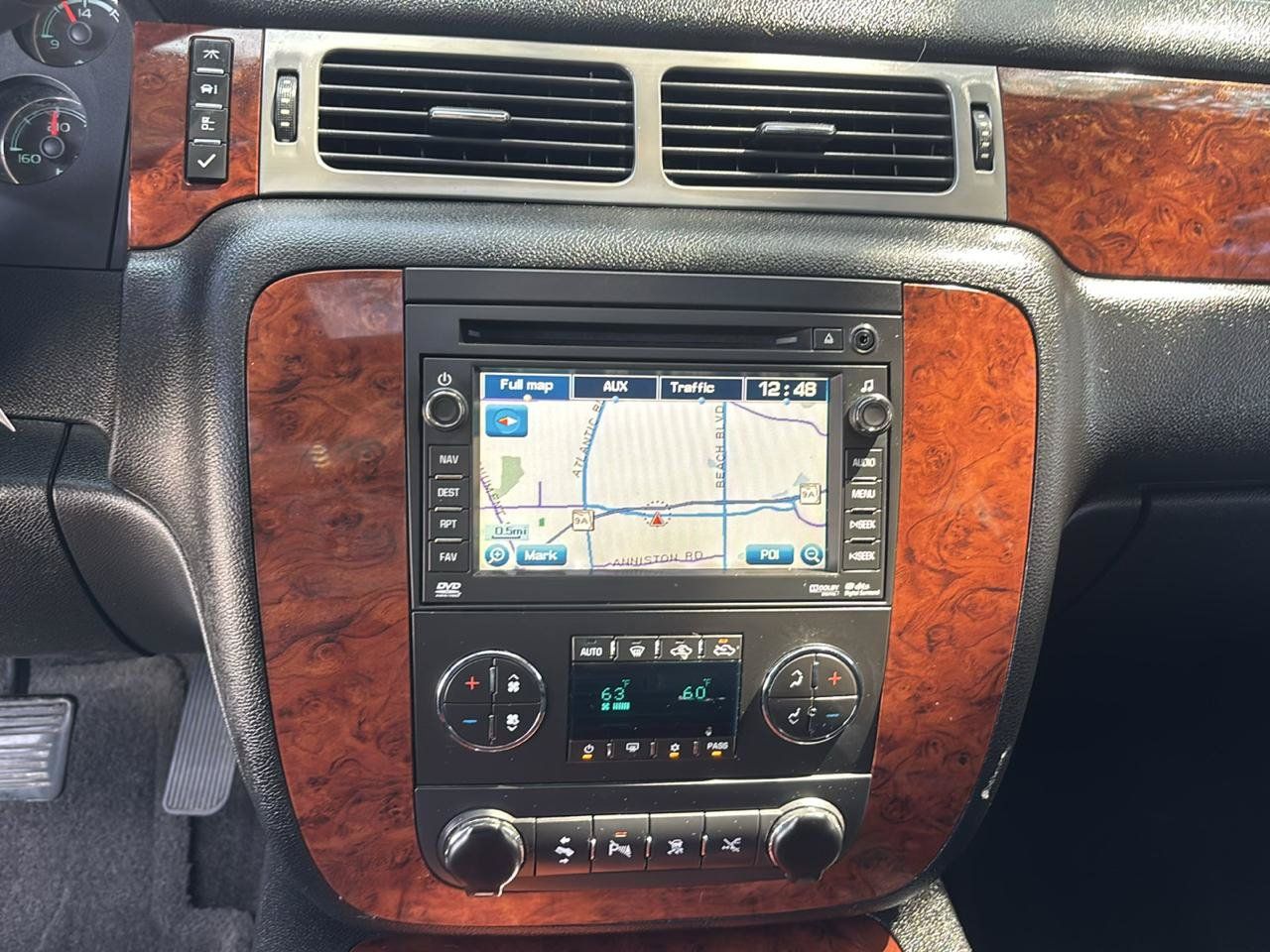 Used 2011 Chevrolet Avalanche LTZ AWD/4WD image 18