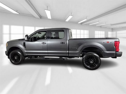 Used 2019 Ford F250 Lariat image 3