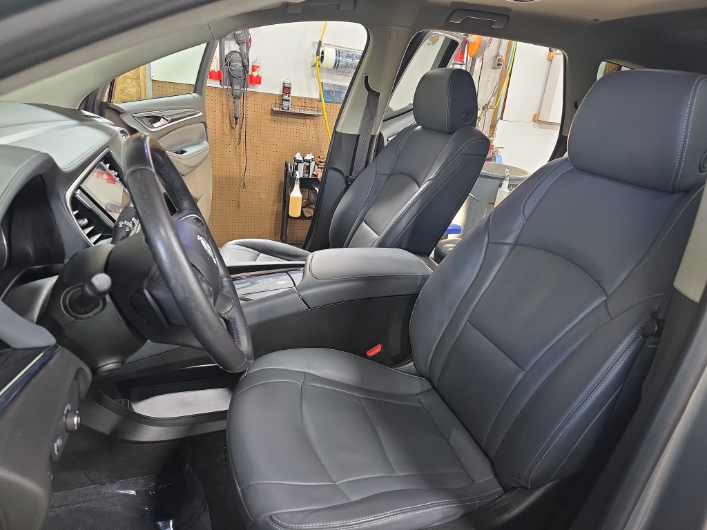 Used 2019 Buick Enclave Premium AWD/4WD image 18