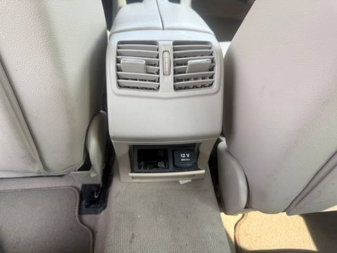 Used 2014 Mercedes-Benz E 350 4MATIC Sedan image 35