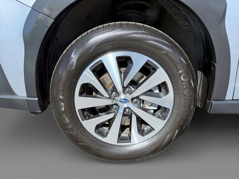 Used 2023 Subaru Outback Premium image 9