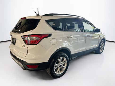 Used 2018 Ford Escape SE AWD/4WD image 9