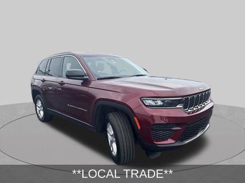 Used 2025 Jeep Grand Cherokee Laredo X AWD/4WD image 3