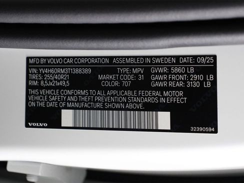 New 2026 Volvo XC60 T8 Ultra w/ Protection Package Premier image 17