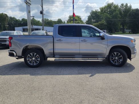 Used 2023 Chevrolet Silverado 1500 LT AWD/4WD image 4