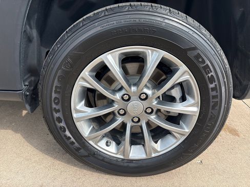 Used 2021 Jeep Cherokee Latitude Lux w/ Sun & Sound Group image 12