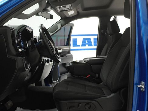 Used 2022 Chevrolet Silverado 1500 LT AWD/4WD image 5