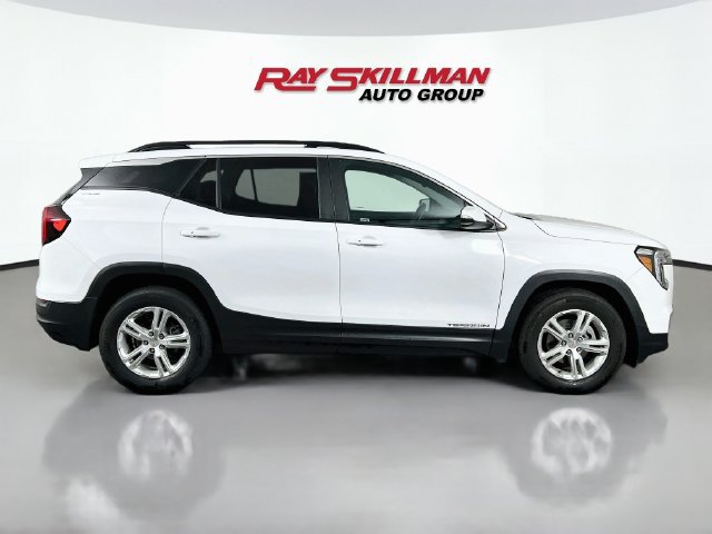 Used 2023 GMC Terrain SLE w/ Driver Convenience Package FWD image 8