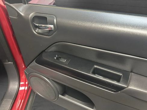 Used 2014 Jeep Compass Sport w/ Power Value Group FWD image 15