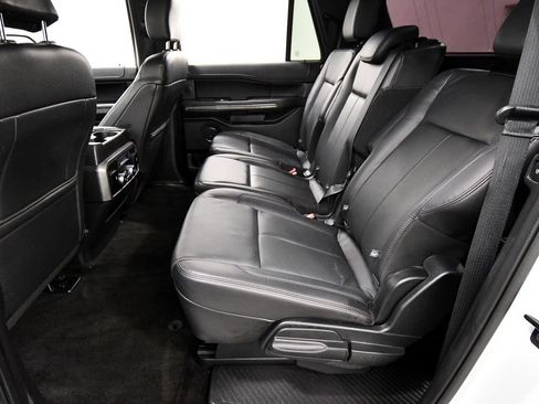 Used 2018 Ford Expedition Max XLT w/ Equipment Group 202A AWD/4WD image 15