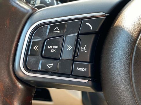 Used 2016 Jaguar XF Prestige image 23