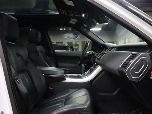Used 2015 Land Rover Range Rover Sport SE image 23