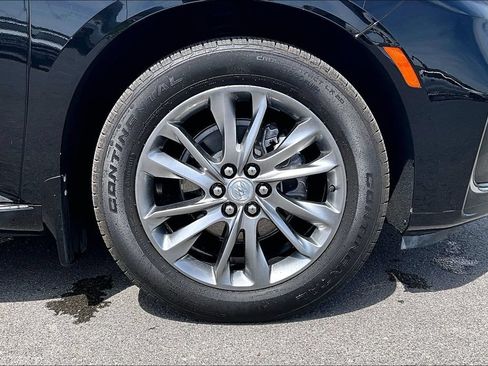 Used 2022 Buick Enclave Avenir w/ Avenir Technology Package AWD/4WD image 9