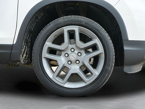 Used 2023 Honda Passport EX-L image 11