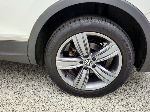 Used 2020 Volkswagen Tiguan SEL AWD/4WD image 9