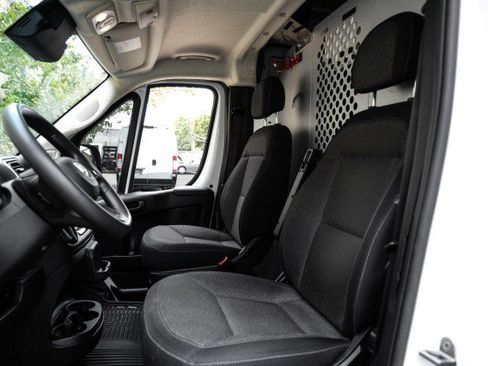 Used 2023 RAM ProMaster 2500 FWD image 3