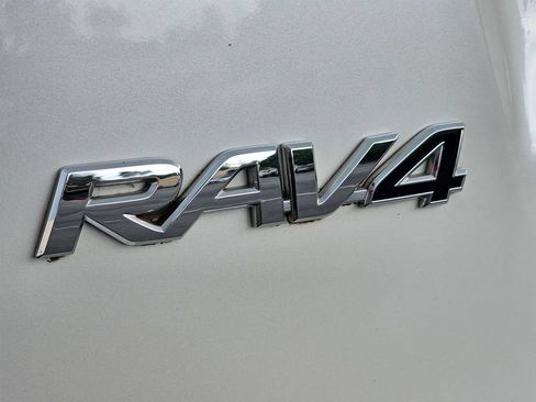 Used 2017 Toyota RAV4 Limited FWD image 12