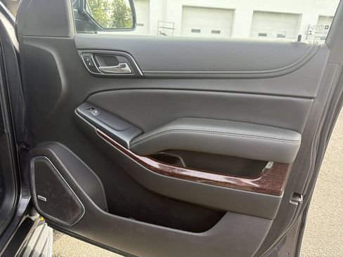 Used 2018 GMC Yukon SLT w/ HD Trailering Package AWD/4WD image 14
