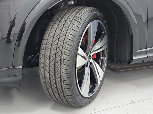 New 2025 Audi SQ5 Prestige image 32