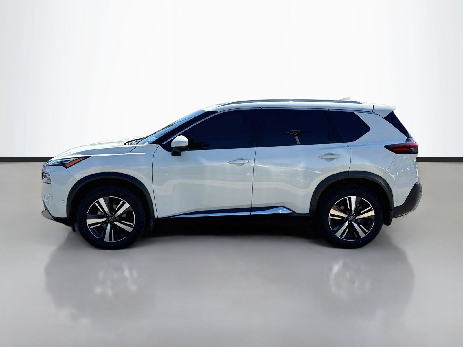 Used 2023 Nissan Rogue Platinum w/ Platinum Premium Package AWD/4WD image 4