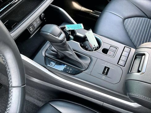 Used 2022 Toyota Highlander XSE image 17