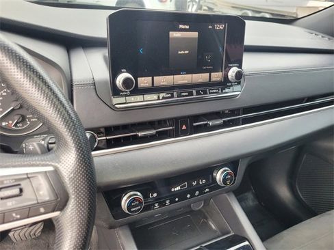 Used 2022 Mitsubishi Outlander SE image 23